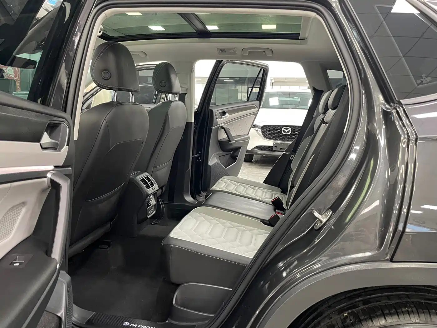 Volkswagen Tayron 2023 280TSI 2WD Luxury Plus Advanced Edition фото 6