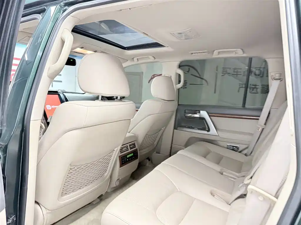 Toyota Land Cruiser 2012 4.0L Automatic GX-R фото 11