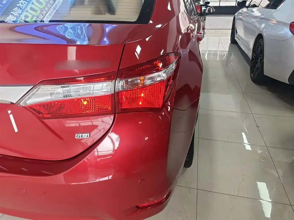 Toyota Corolla 2014 1.6L CVT GL-i фото 8