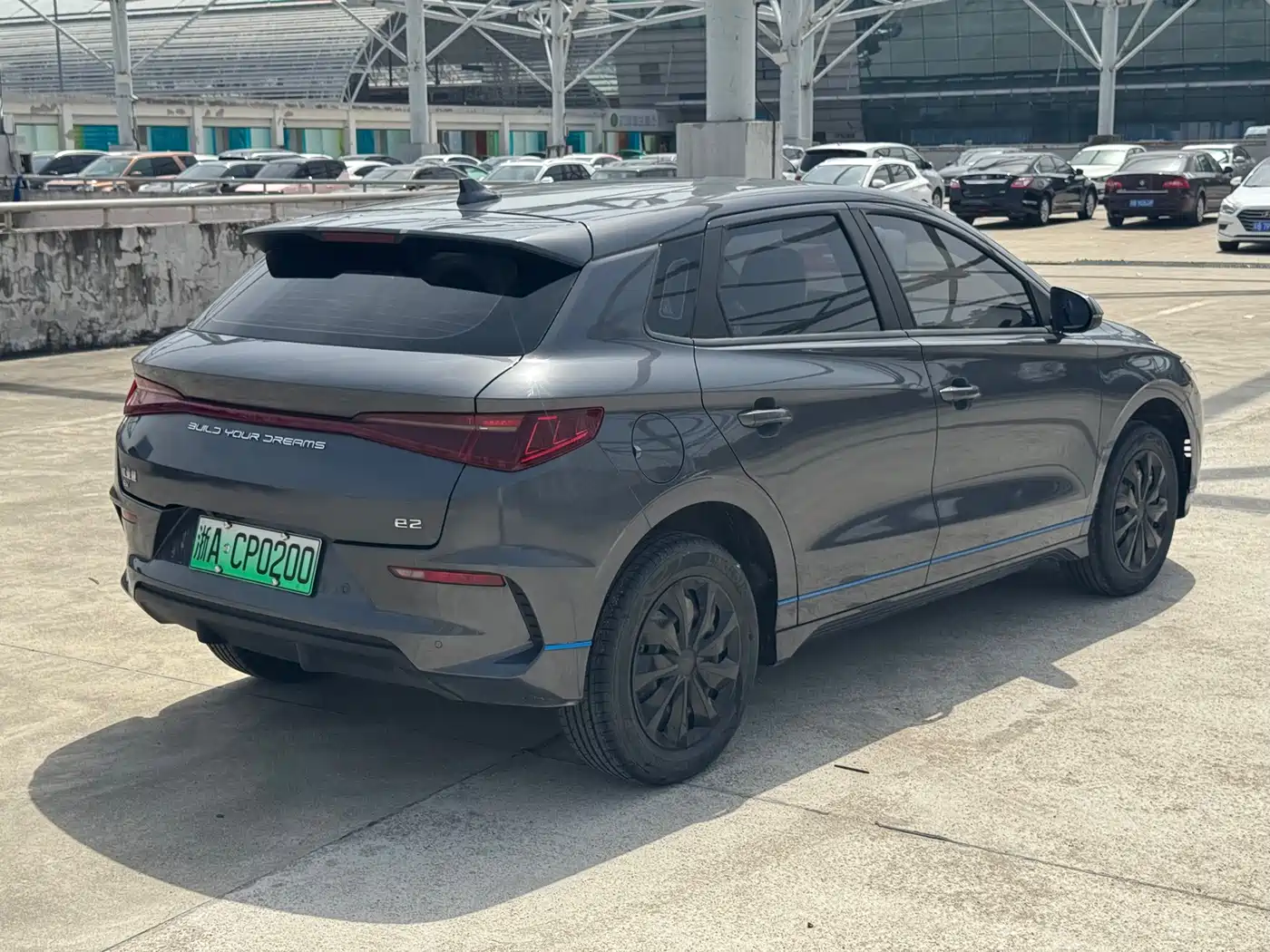 BYD E2