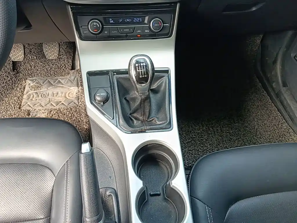 Geely Emgrand GL 2017 2017 1.3T Manual Elite