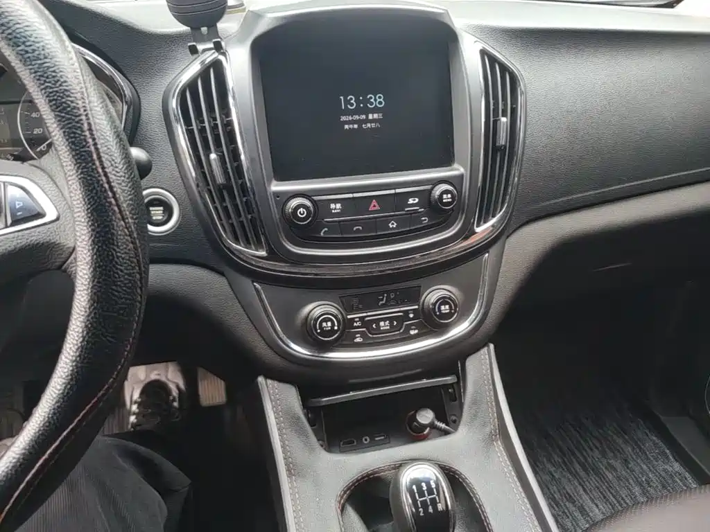 Baojun 560 2015 2015 1.8L Manual Luxury