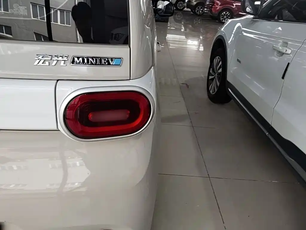 Фото 8 - Wuling Motors Hongguang MINIEV
