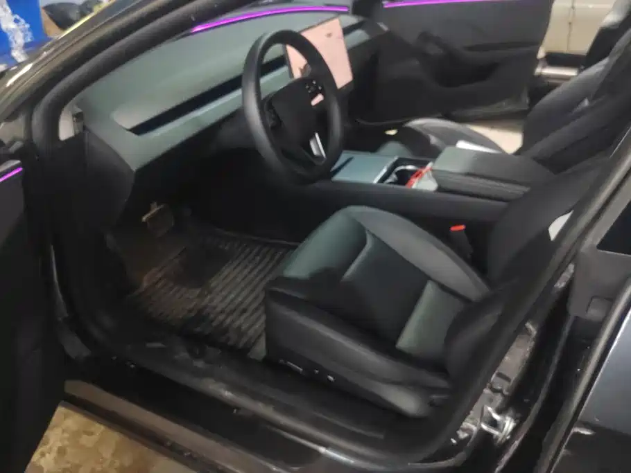 Фото 9 - Tesla Model 3
