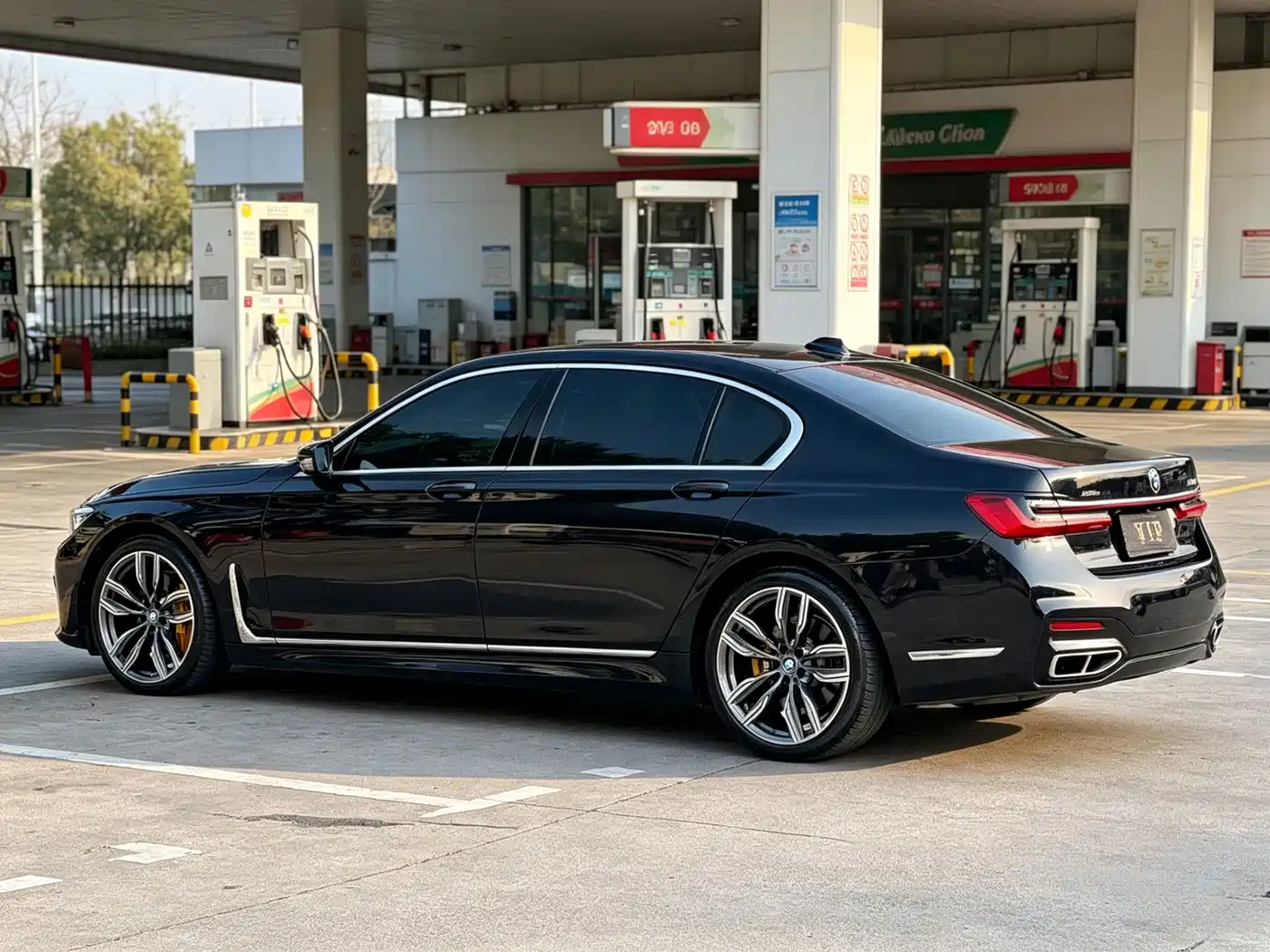 BMW 7 Series 2018 740Li xDrive Premium Type M Sport Package фото 9