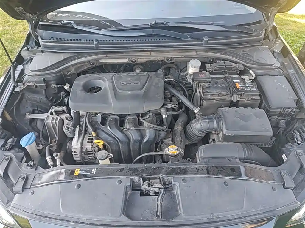 Hyundai Elantra 2016 Model 1.6L Automatic Smart Elite фото 16