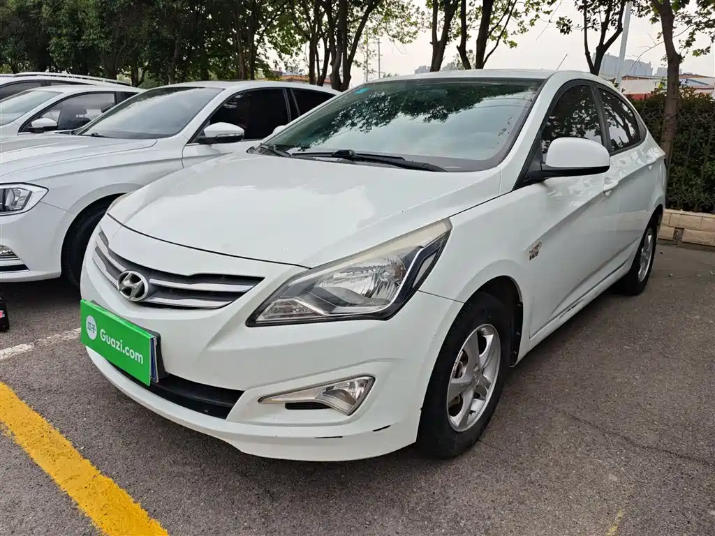 Hyundai Verna 2014 1.4L Manual Smart GLS фото 2