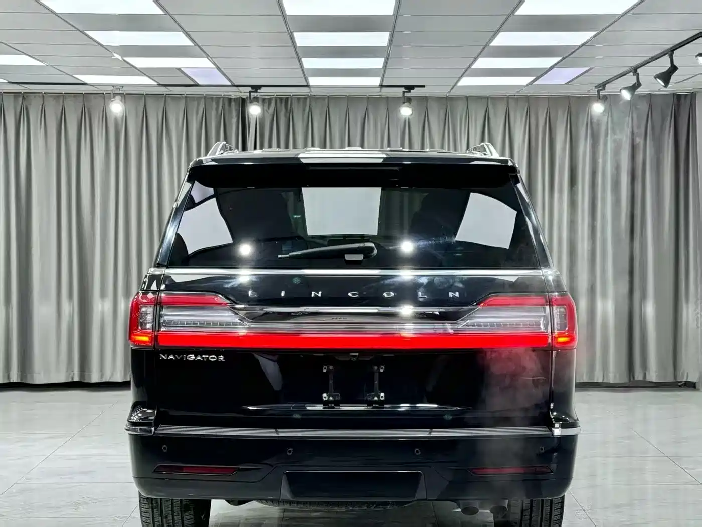 LINCOLN NAVIGATOR