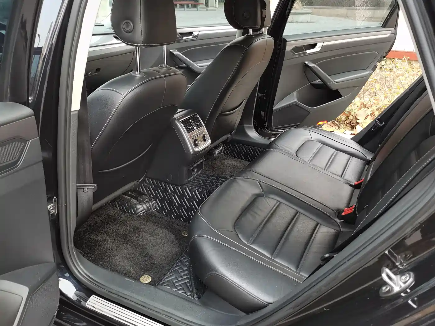 Volkswagen Passat 2017 330TSI DSG Prestige фото 6