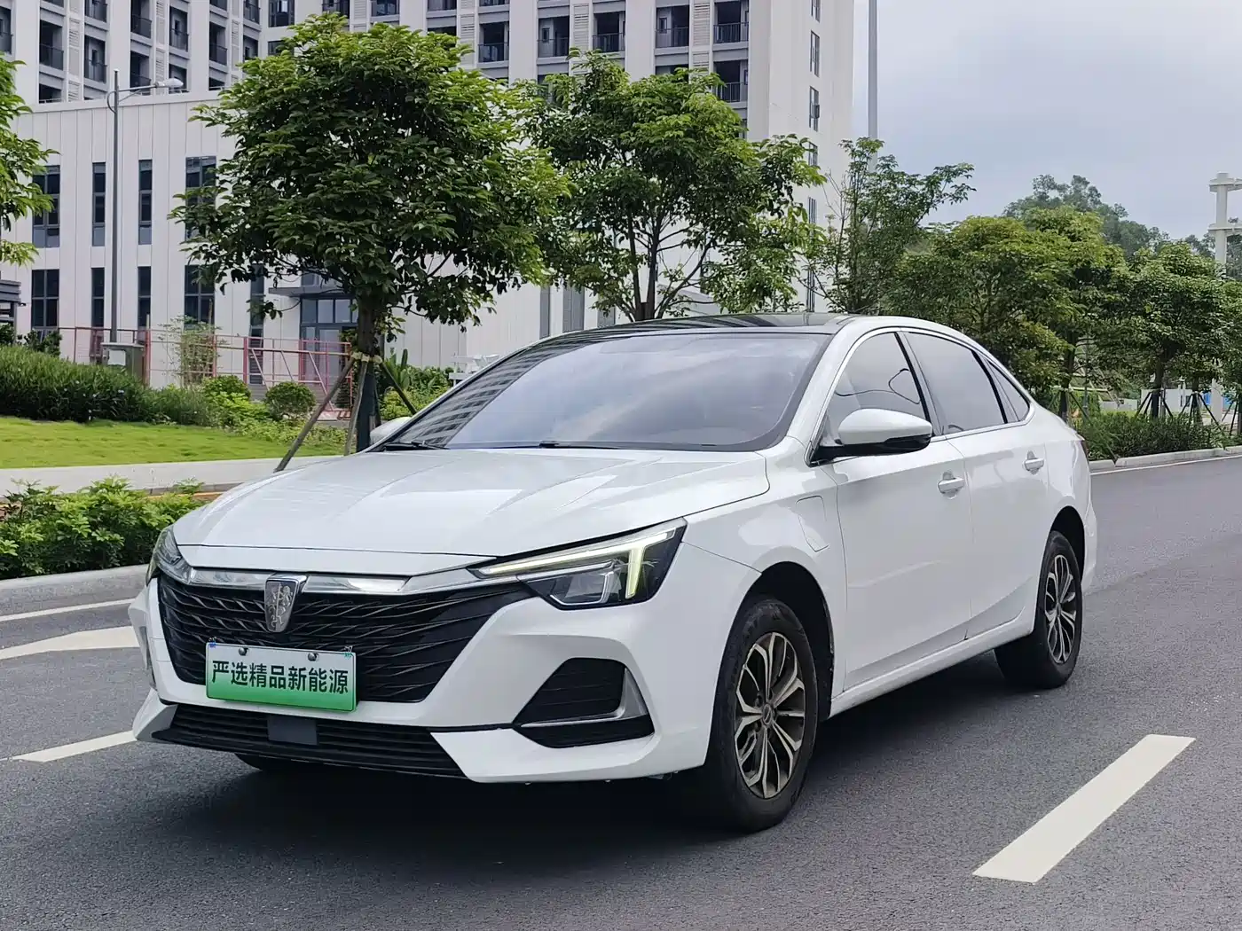 Roewe i6 MAX EV 2023 2022 EV 500 Sunroof Premium