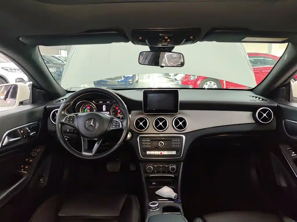 Mercedes-Benz CLA (Import) 2017 CLA 200 Fashion фото 10