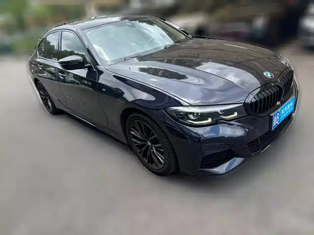BMW 3 Series 2022 Facelift 330i M Sport Shadow Edition — фото 1
