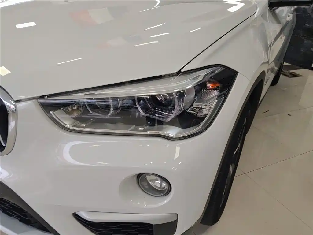 BMW X1 2018 sDrive18Li Premium Model фото 18