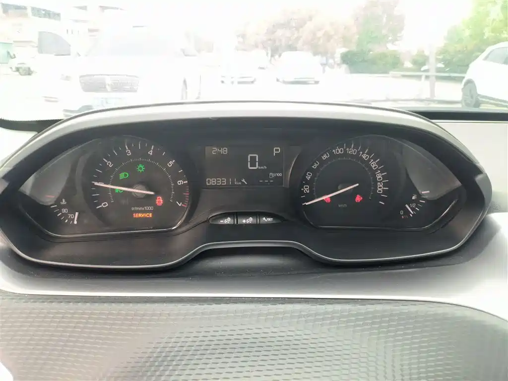 Peugeot 2008 2014 1.6L Automatic Trend Edition фото 12
