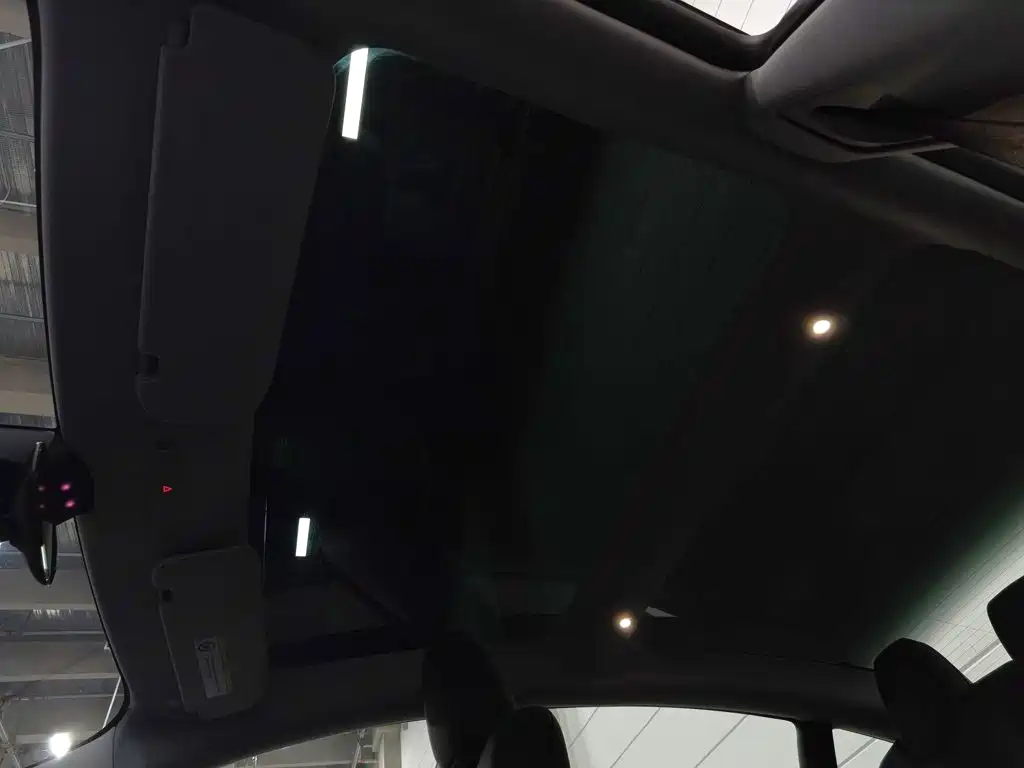 Tesla Model 3 2026 2025 Model Year Facelift Rear-Wheel Drive