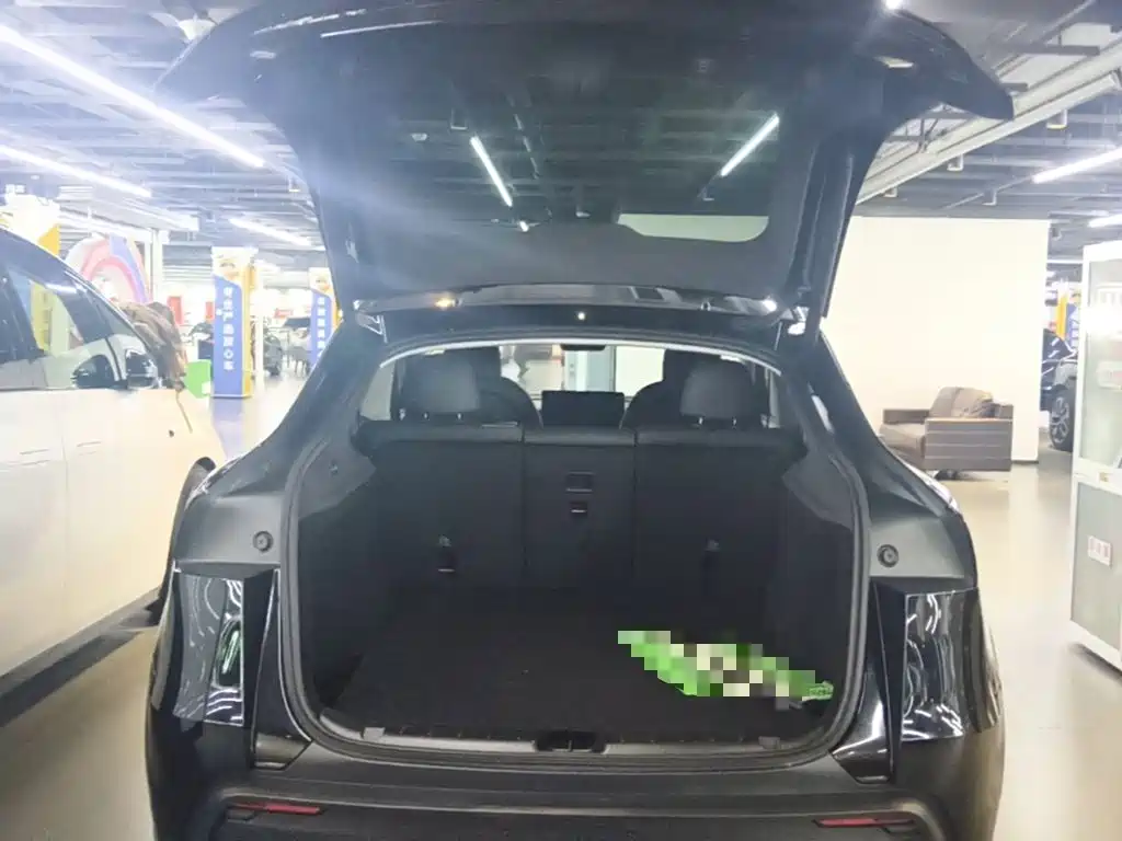 Tesla Model Y 2026 2025 Rear-Wheel Drive