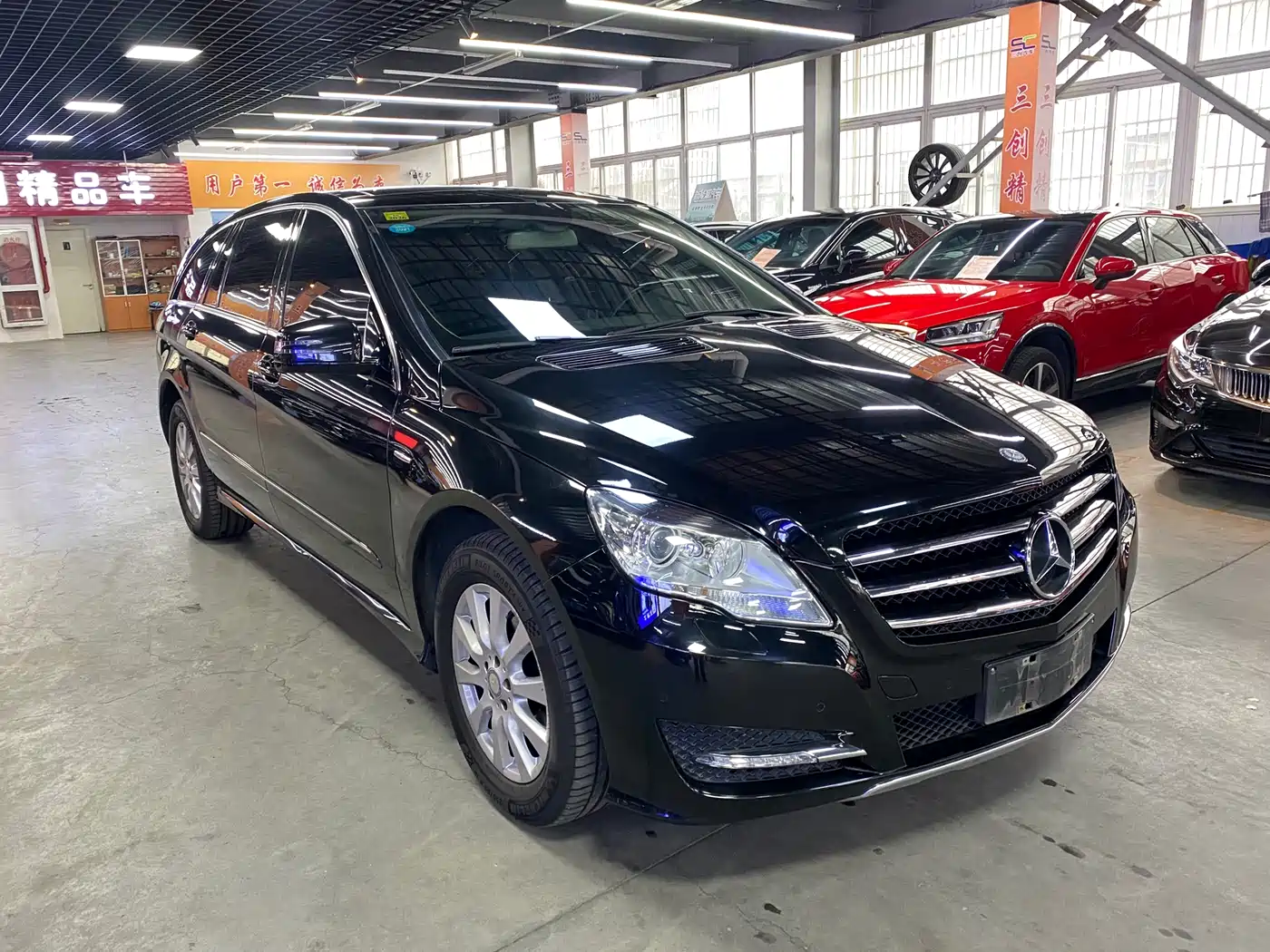 Mercedes-Benz R-Class 2017 R 320 4MATIC Business Collector's Edition фото 3