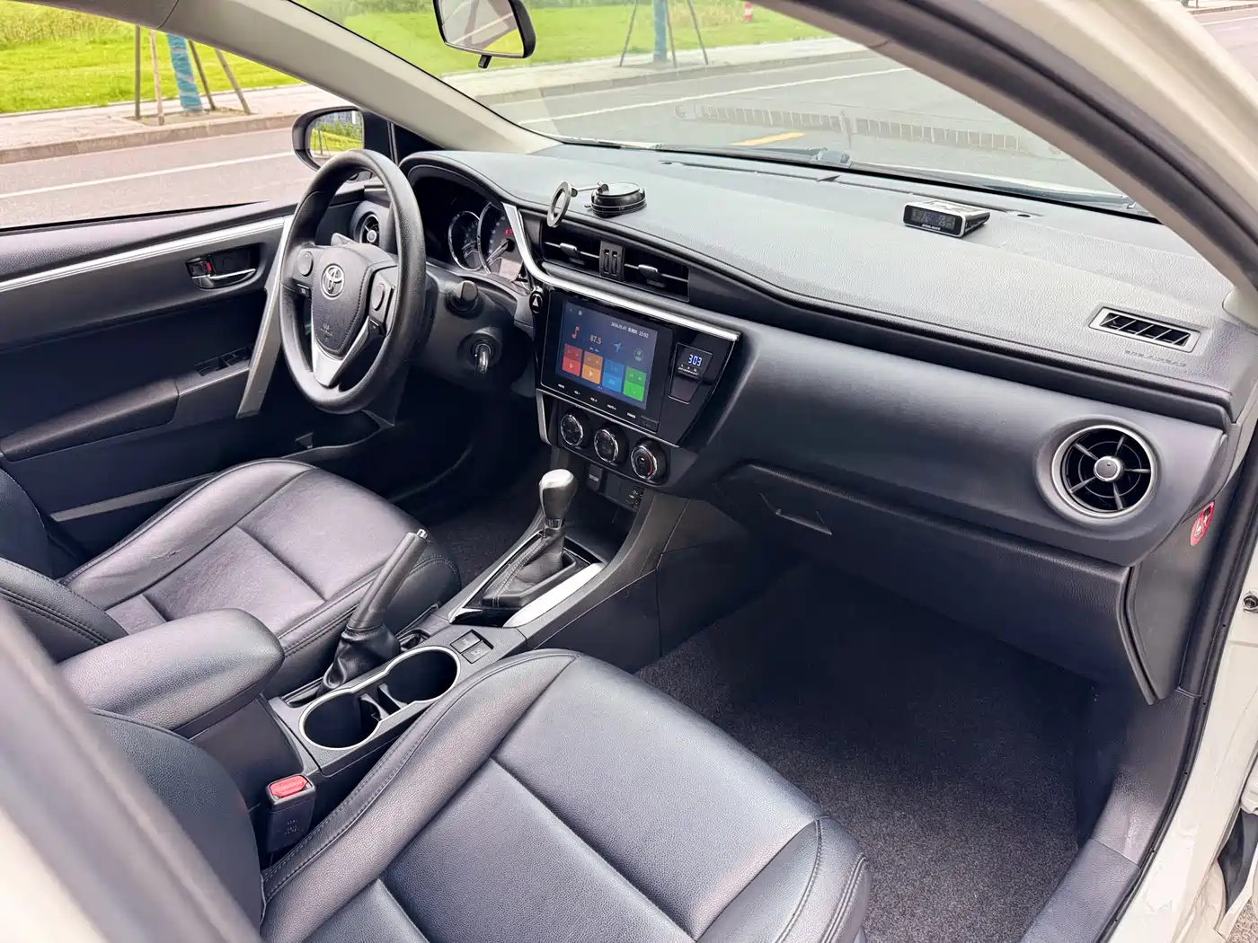 Toyota Levin 2017 Facelift 185T CVT Elite (China V) фото 10