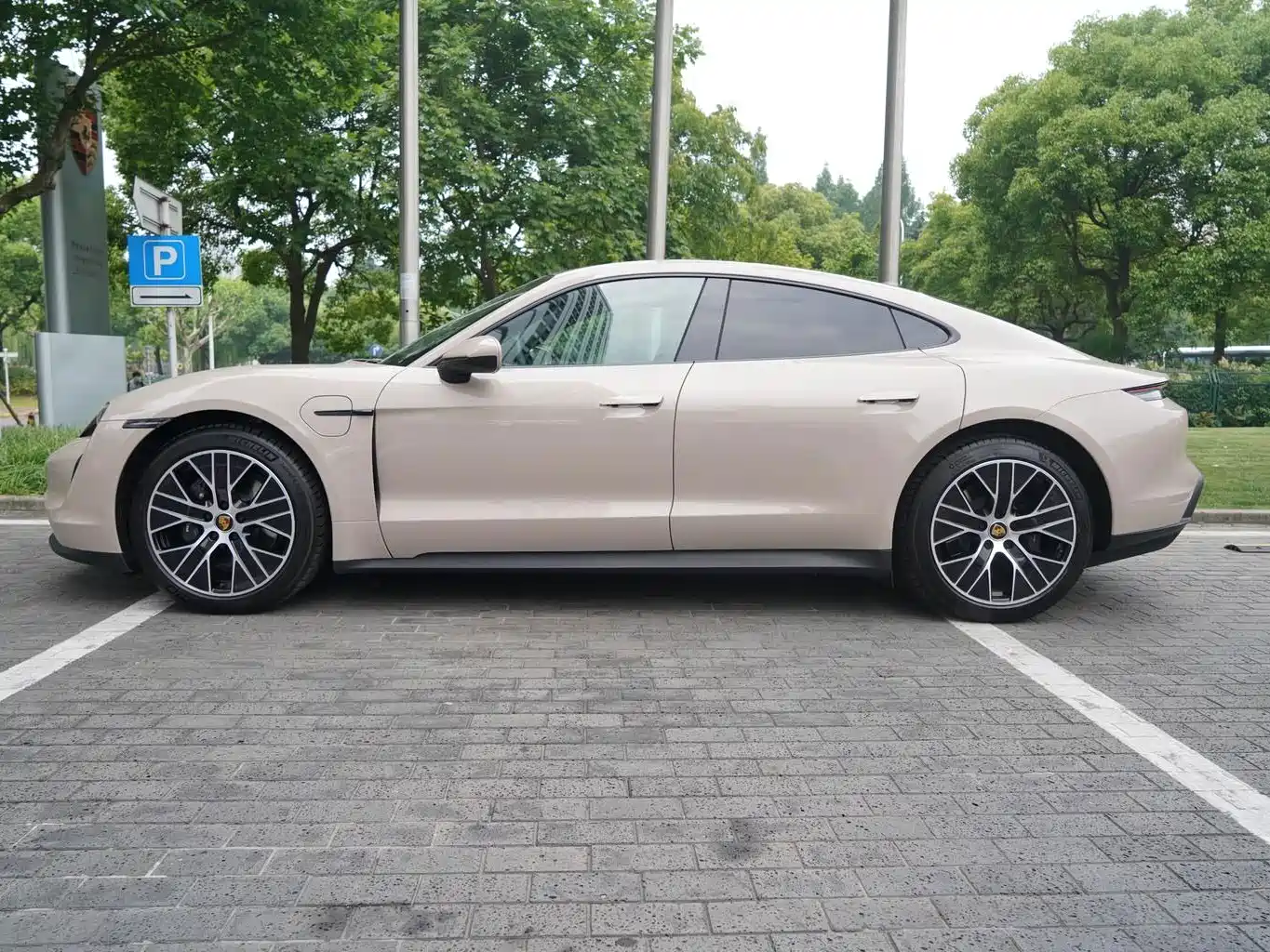 Porsche Taycan 2024 2022 Facelift Taycan