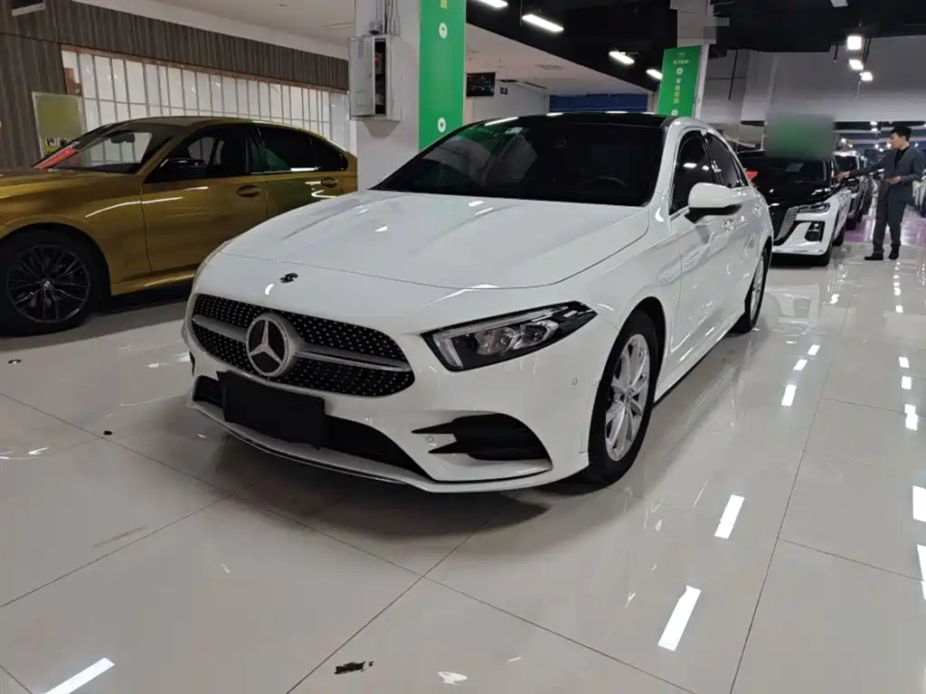 Mercedes-Benz A-Class 2020 A 200 L Sport Sedan фото 2