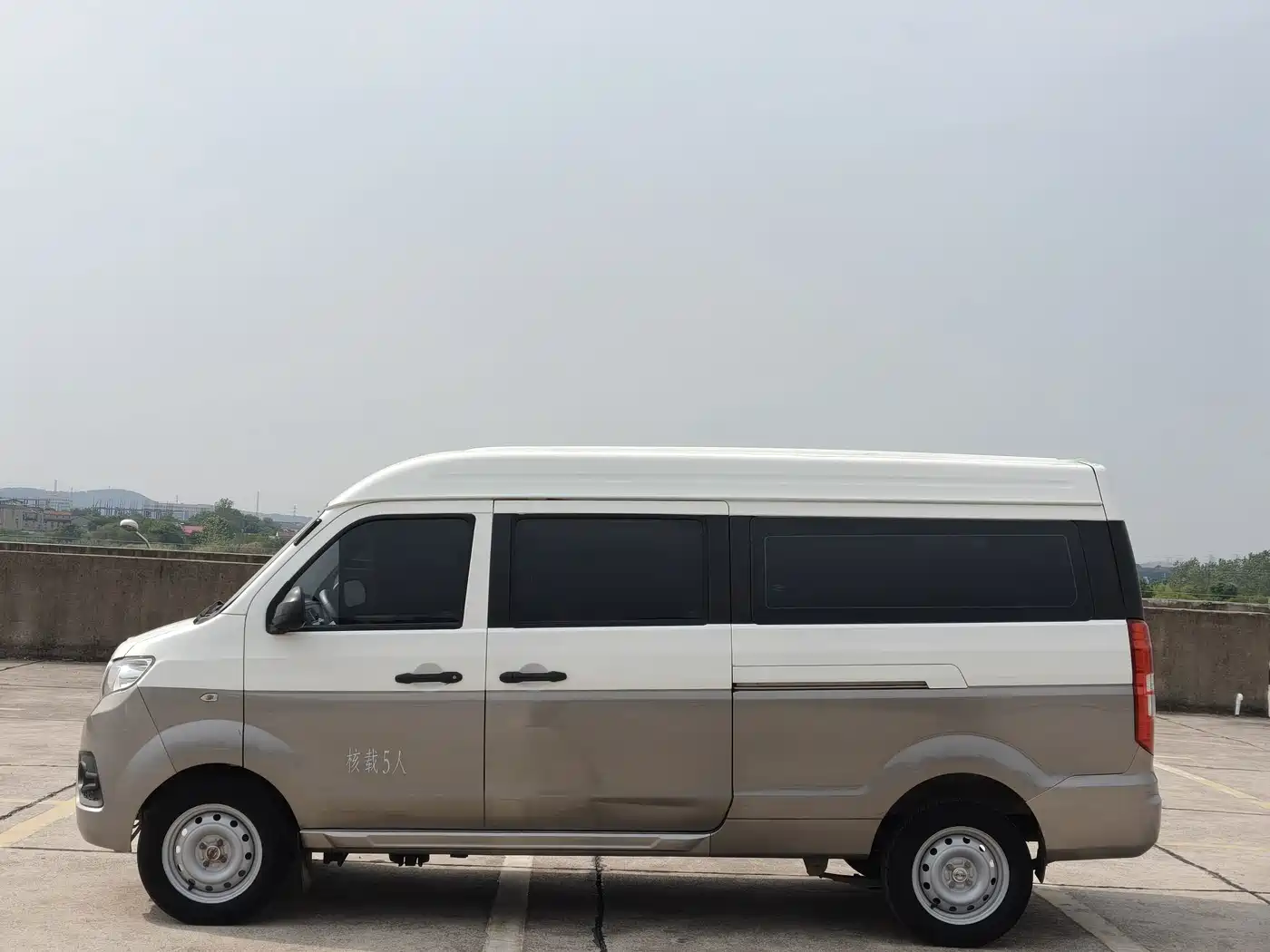 Jinbei New Hiace X30L 2023 2023 1.5L Fortune Bus 5/6/7-seater Central AC Version SWC15M