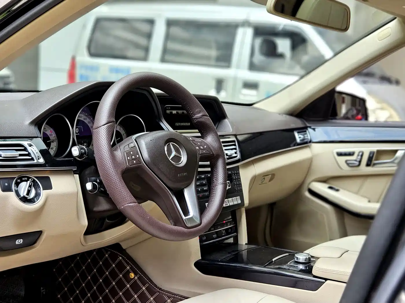 Mercedes-Benz E-Class 2014 Facelift E 260 L Sport фото 11