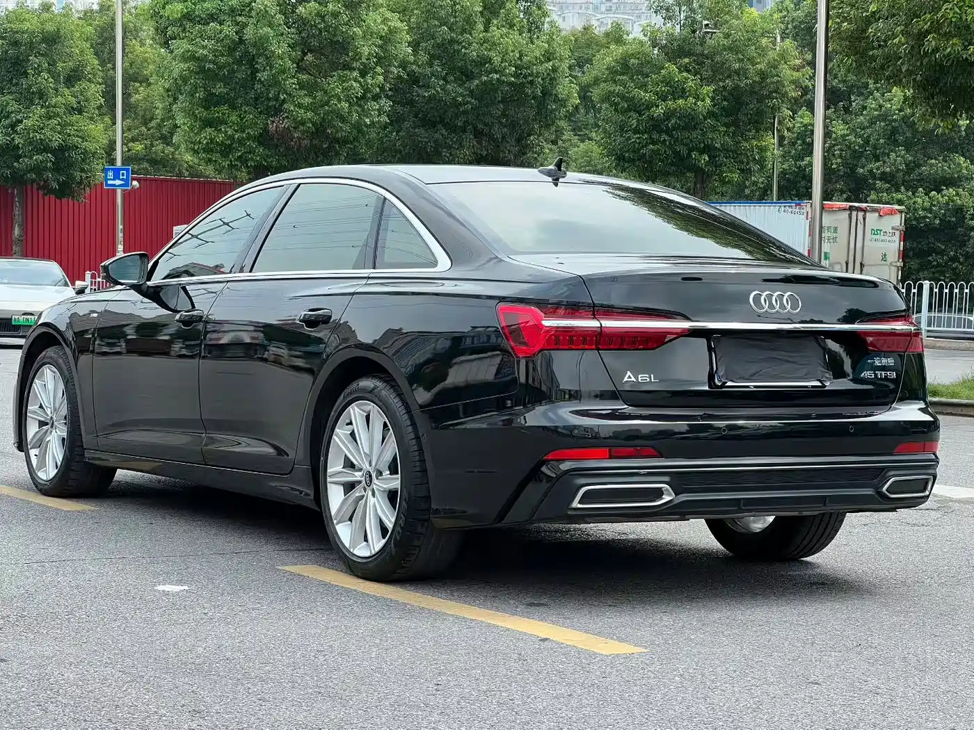Фото 7 - Audi A6L