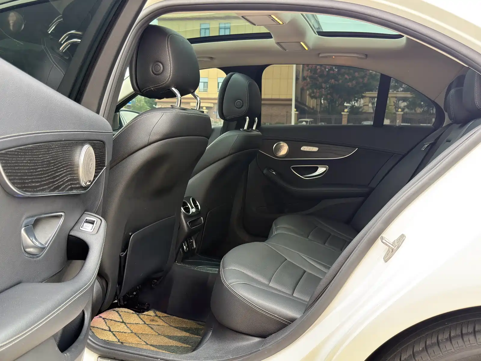 Фото 6 - Mercedes-Benz C-Class