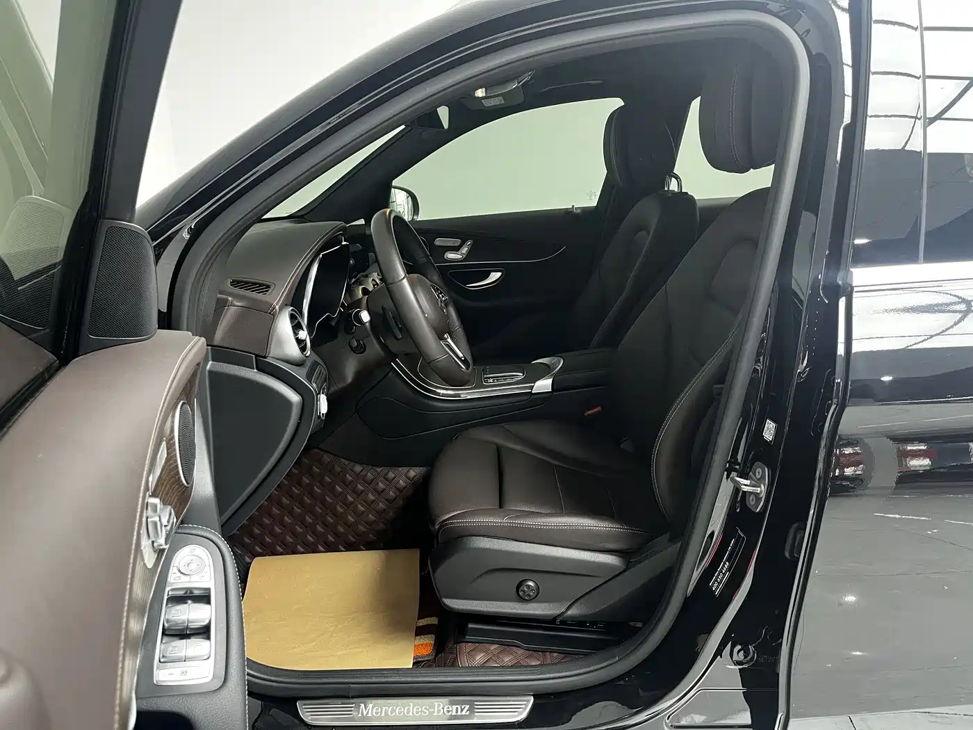 Mercedes-Benz GLC 2022 GLC 300 L 4MATIC Dynamic Collector's Edition фото 13