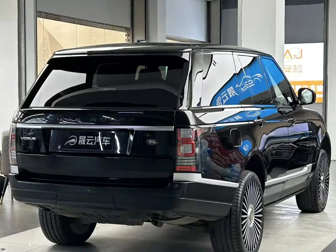 Land Rover Range Rover 2013 3.0 TDV6 Vogue фото 9