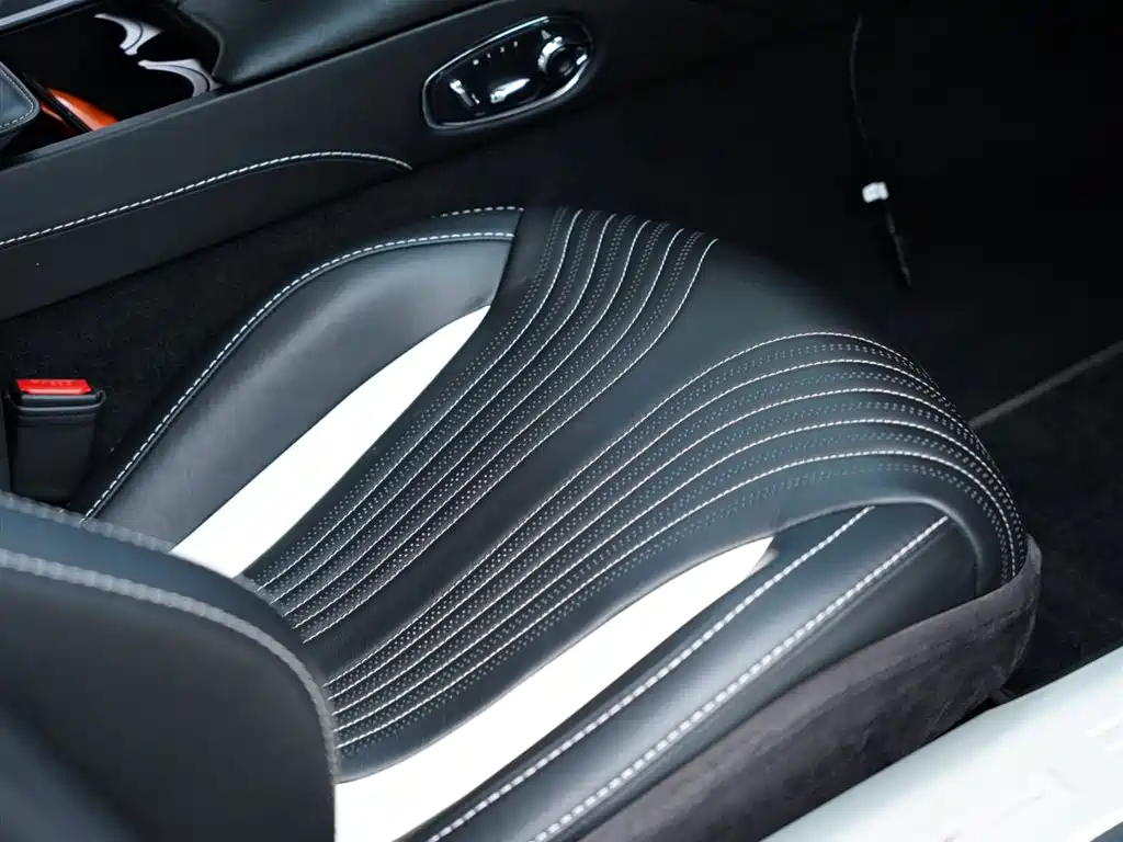 Aston Martin DB11 2021 2019 Model 4.0T V8 Coupe