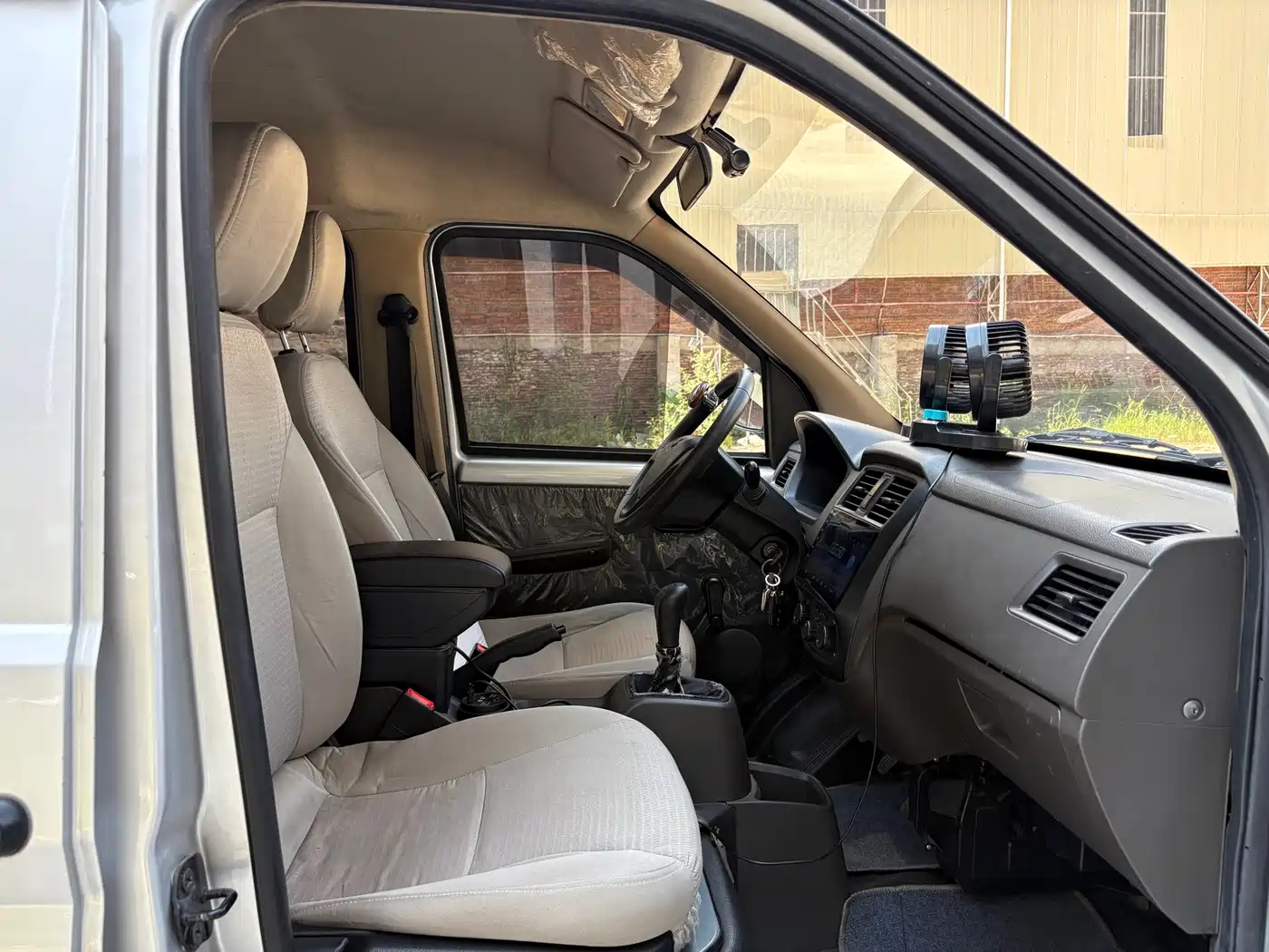 Wuling Motors Wuling Rongguang S 2022 2022 1.2L Standard Enclosed Van Power Version 5-seater LSI