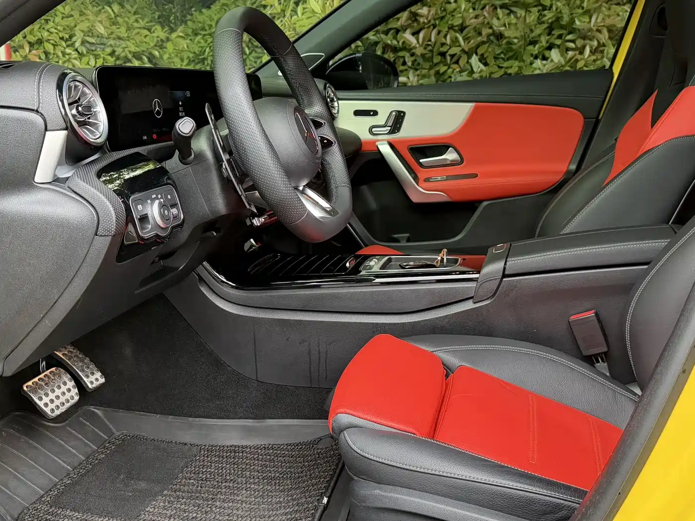 Mercedes-Benz A-Class AMG (Import) 2024 AMG A 35 4MATIC фото 11