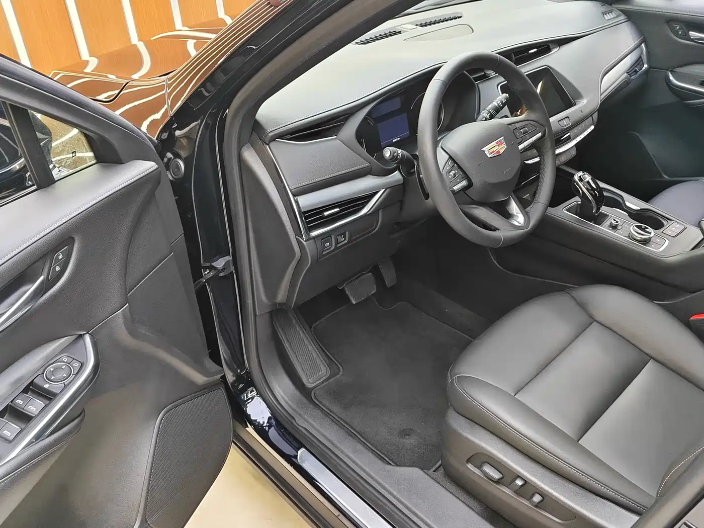 CADILLAC XT4
