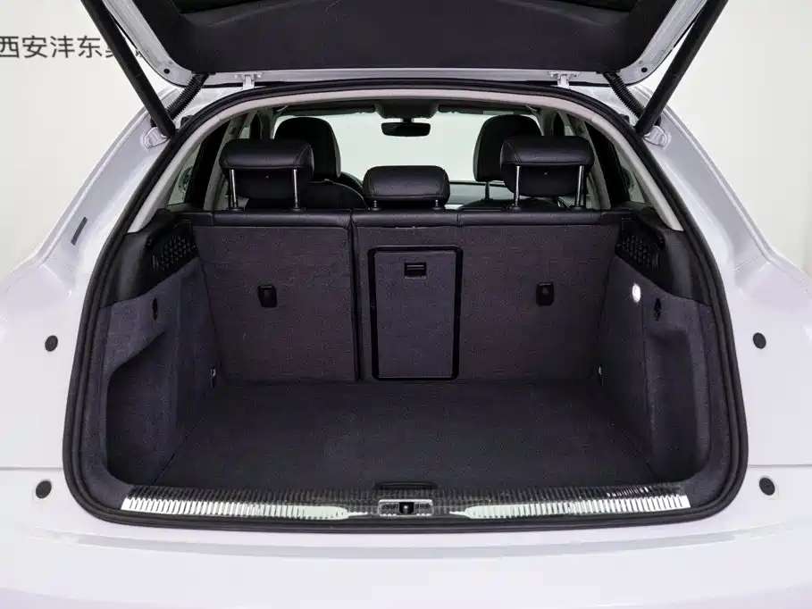 Фото 21 - Audi Q3