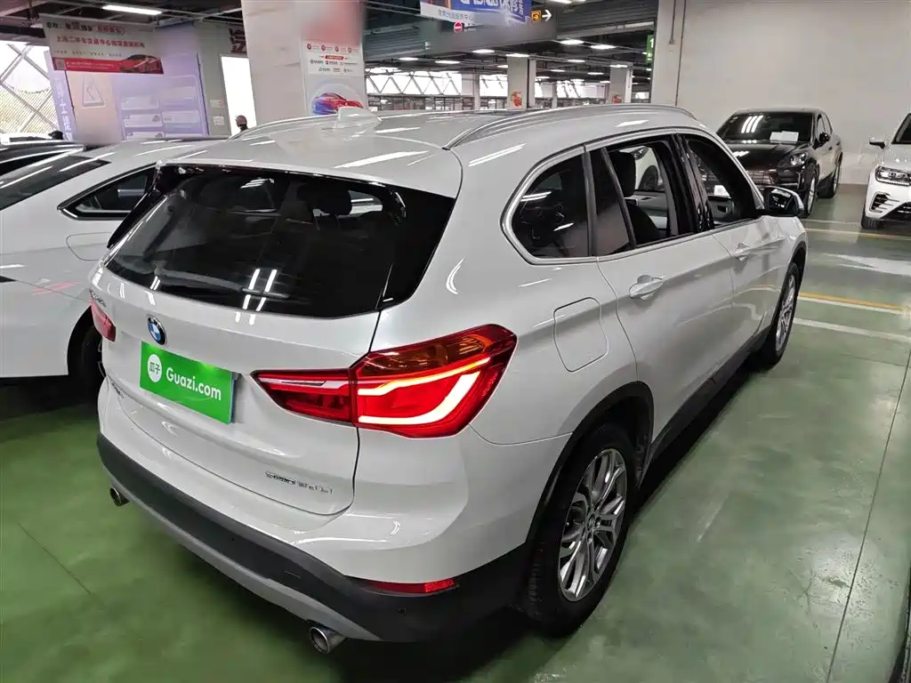 BMW X1 2019 sDrive20Li Leading Model фото 5
