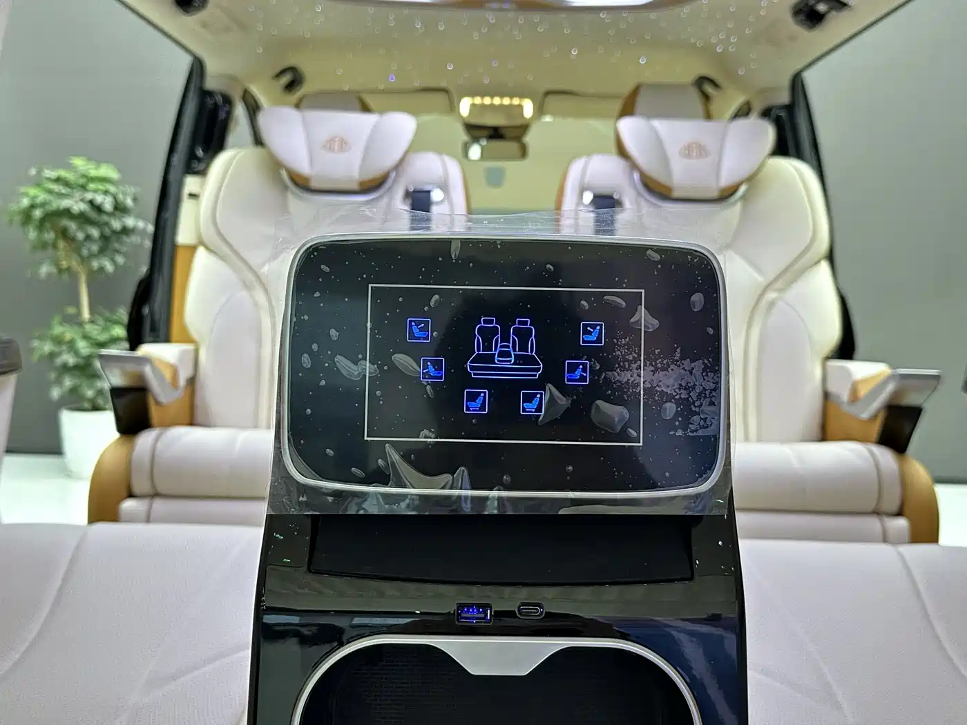 Mercedes-Benz Vito 2021 2.0T Business Edition 7-seater фото 18