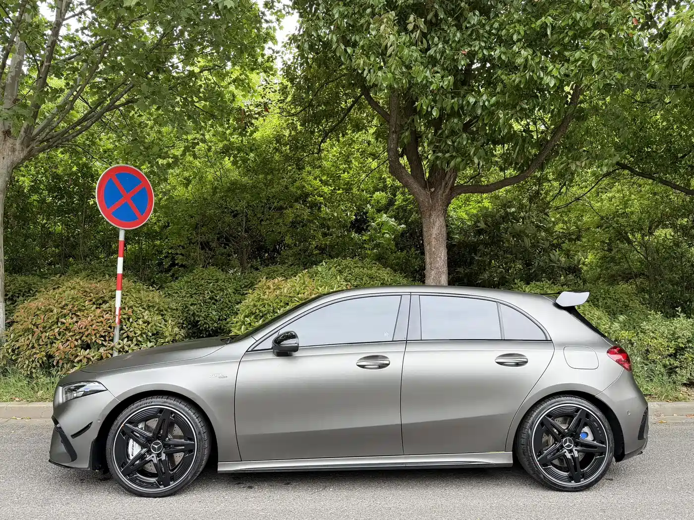 Mercedes-Benz A-Class AMG (Import) 2024 AMG A 35 4MATIC фото 3