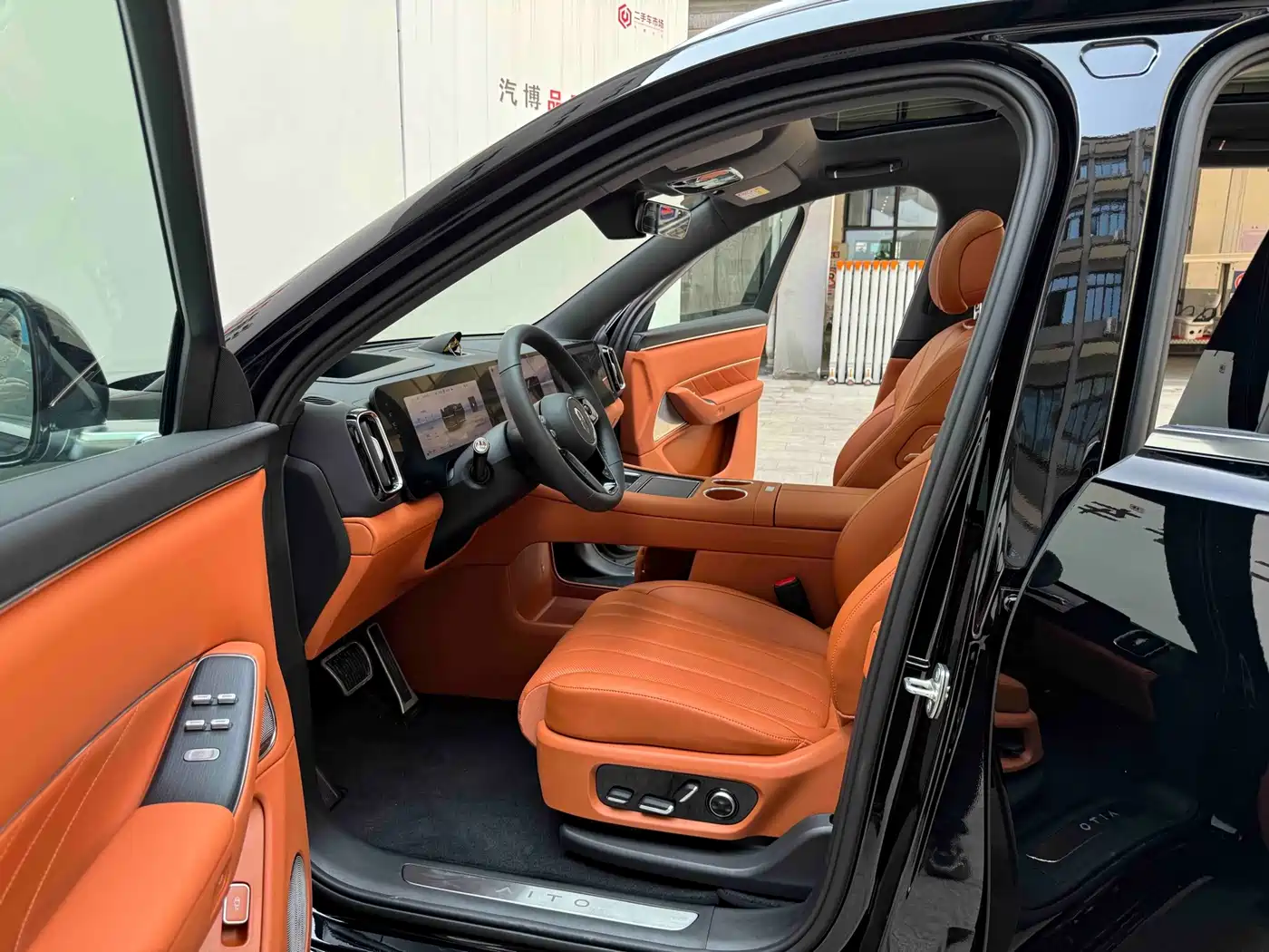 Aito AITO M8 2026 2025 Model Extended Range Max+ Edition 53.4kWh 6-Seater
