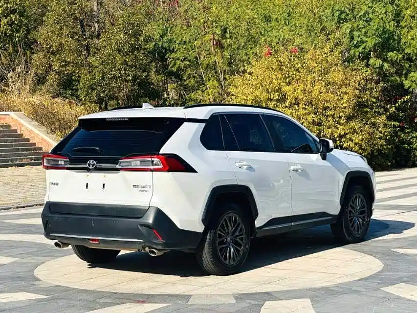 Toyota Wildlander 2023 2.0L CVT AWD Luxury PLUS фото 4