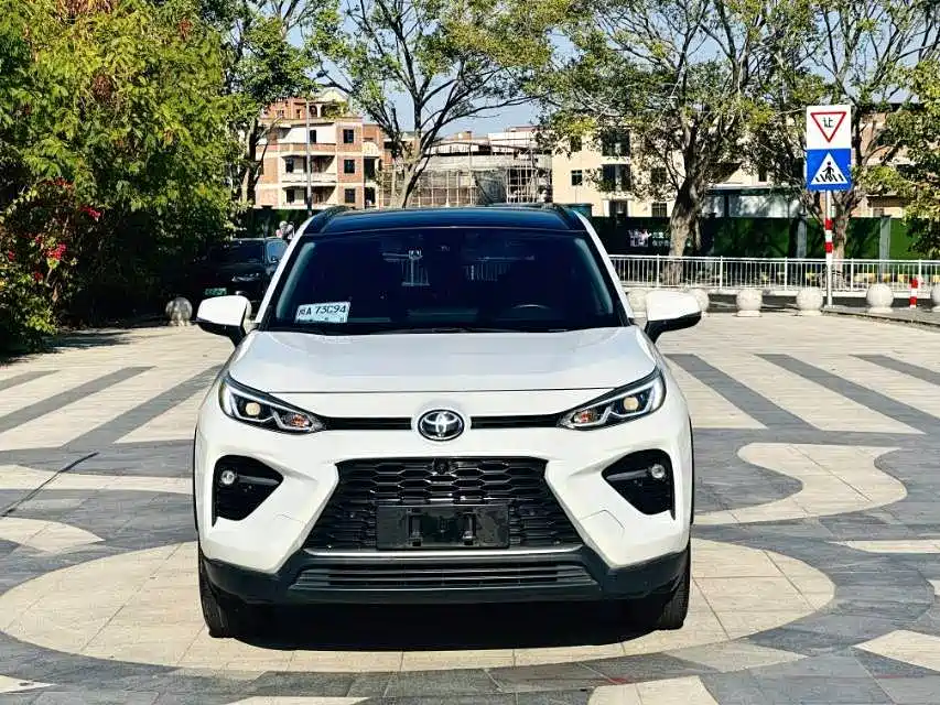 Toyota Wildlander 2023 2.0L CVT AWD Luxury PLUS фото 2