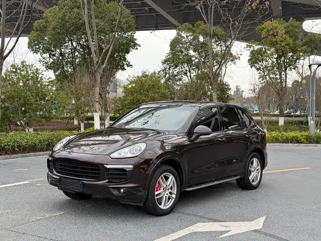 PORSCHE CAYENNE