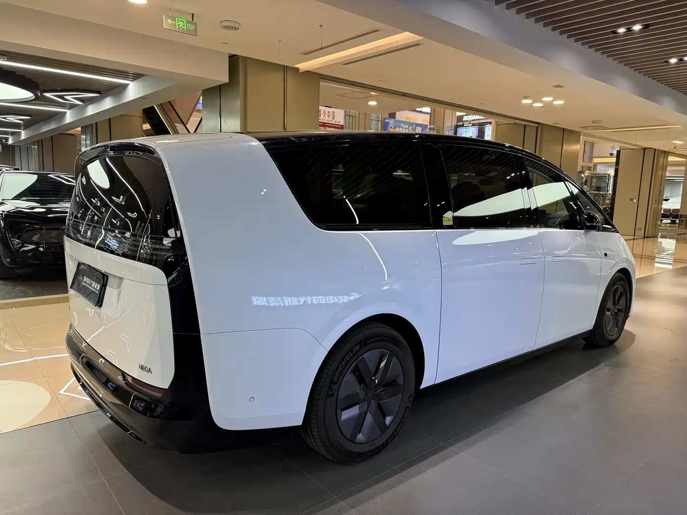 Li Auto MEGA 2025 2025 Ultra Smart Renewal Edition