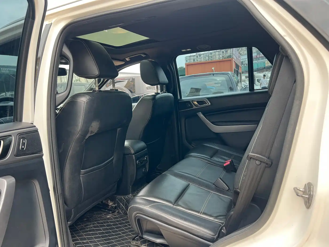 Ford Everest 2018 2017 2.0T Gasoline Automatic 4WD Luxury Edition 7-Seater