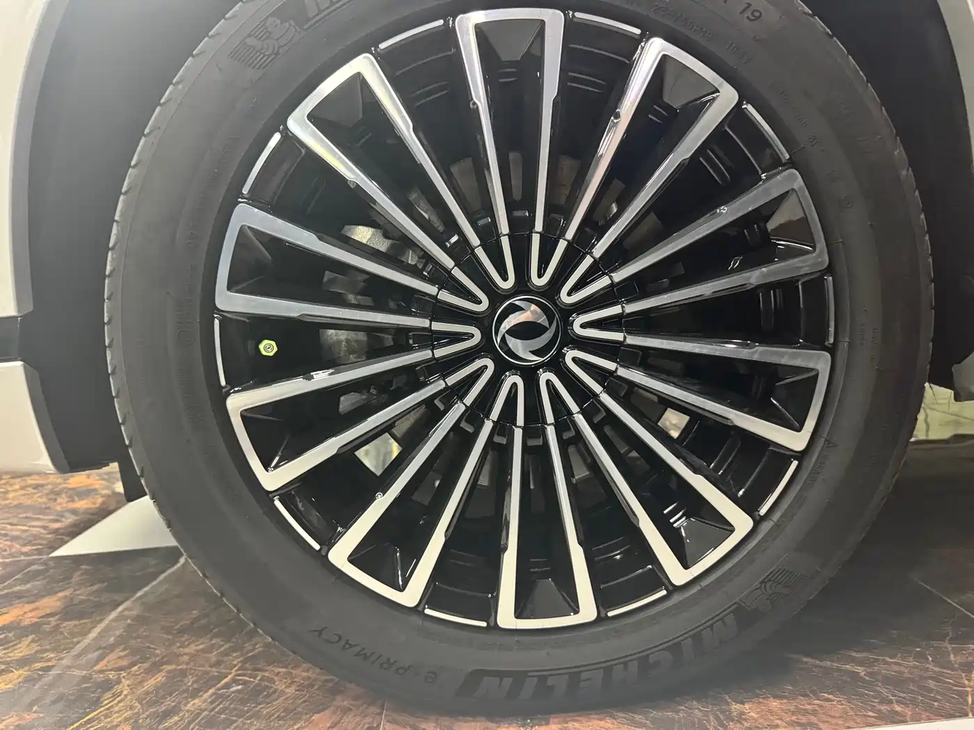 Dongfeng Aeolus L8 2025 2025 112KM Ideal Edition