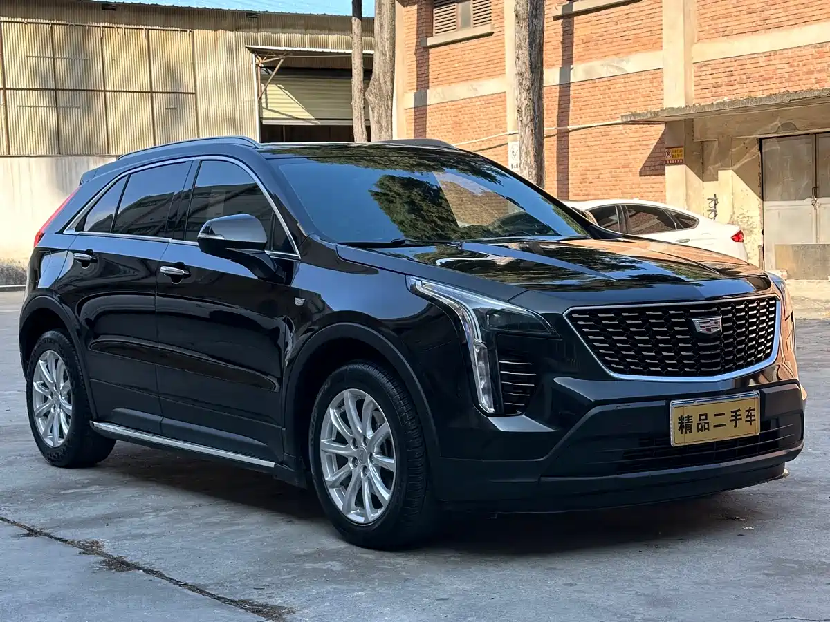 CADILLAC XT4