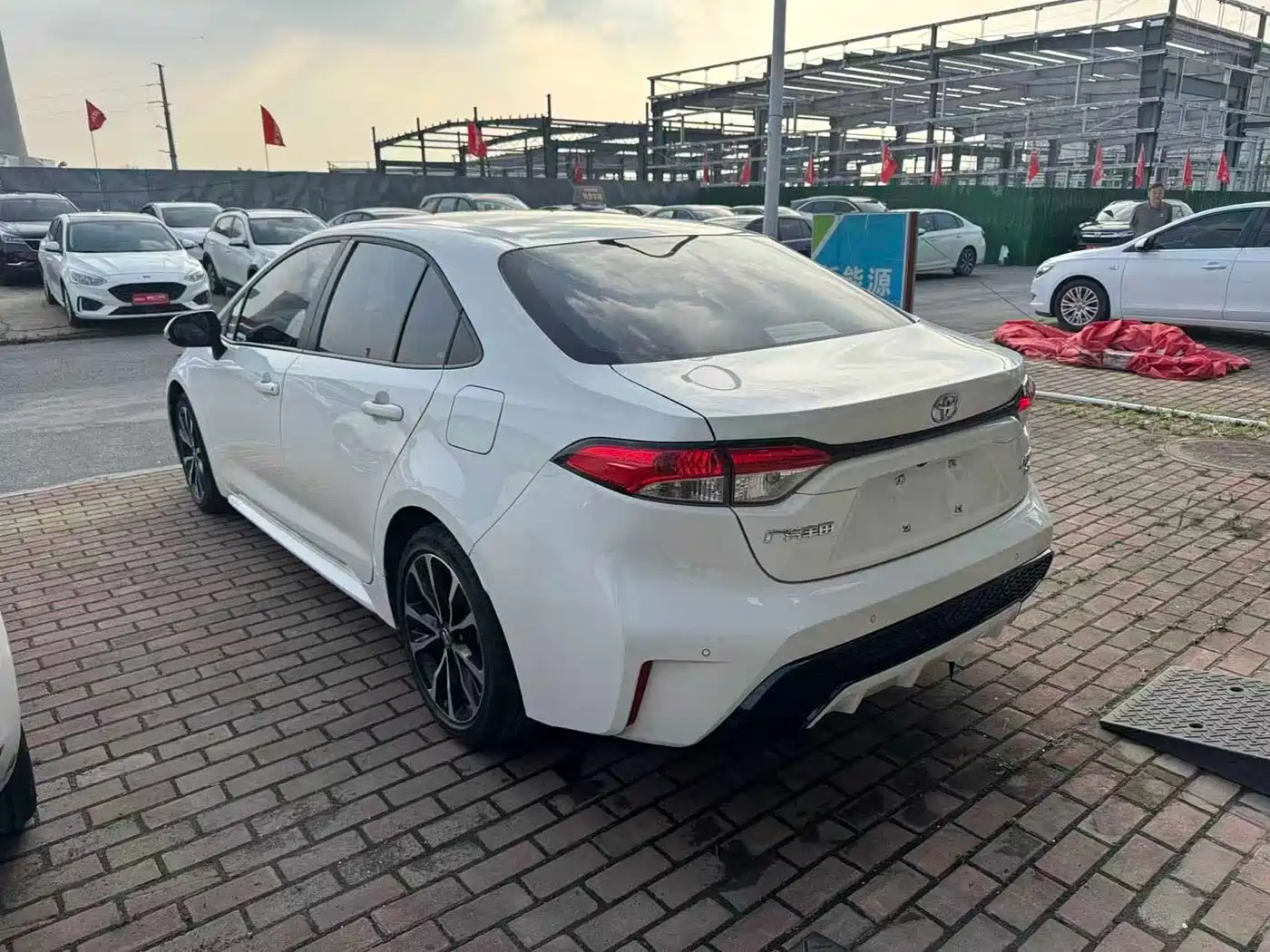 Toyota Levin 2021 185T CVT Sport Edition фото 6