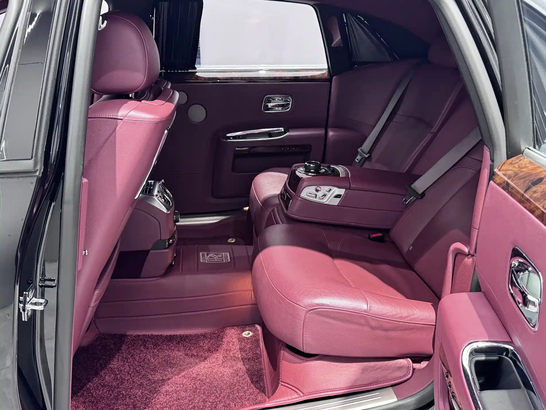 Фото 25 - Rolls-Royce Ghost
