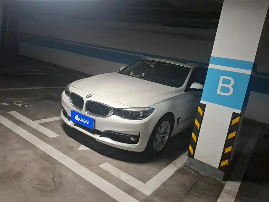 BMW 3 Series GT 2017 320i Luxury Design Package