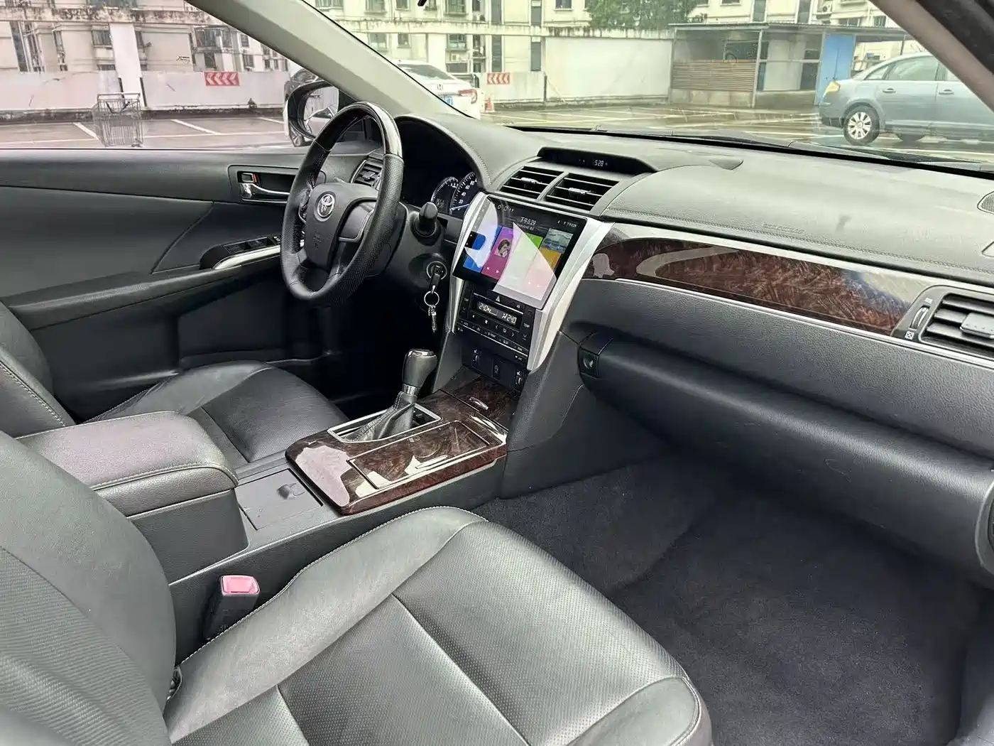 Toyota Camry 2016 2.0G 10th Anniversary Leading Edition фото 18